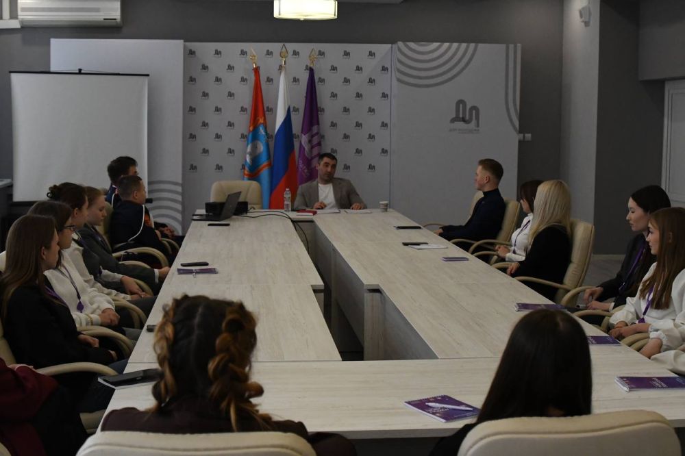 Станислав Дзасохов: Туризм и молодежь. Выступил спикером трека «Навигатор впечатлений» в рамках форума «Новое поколение» «Новое поколение» – это не просто площадка для встреч, это динамичный центр возможностей, где рождаются... Станислав Дзасохов: Туризм и молодежь. Выступил спикером трека «Навигатор впечатлений» в рамках форума «Новое поколение» «Новое поколение» – это не просто площадка для встреч, это динамичный центр возможностей, где рождаются...