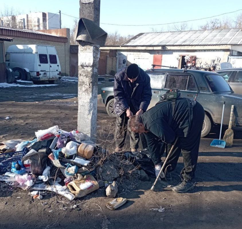 Улучшаем городскую среду: Петровский район присоединился к акции «Чистый четверг» Улучшаем городскую среду: Петровский район присоединился к акции «Чистый четверг»