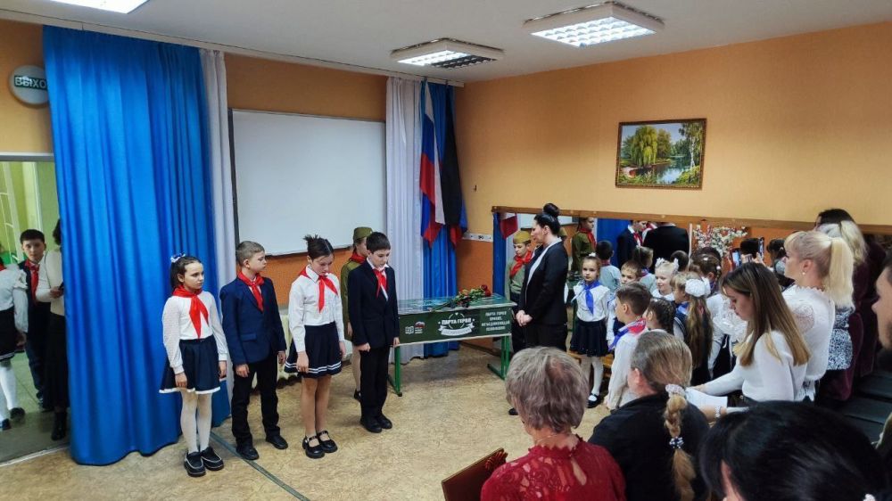 В школе Ждановки открыли «Парту Героя» В школе Ждановки открыли «Парту Героя»