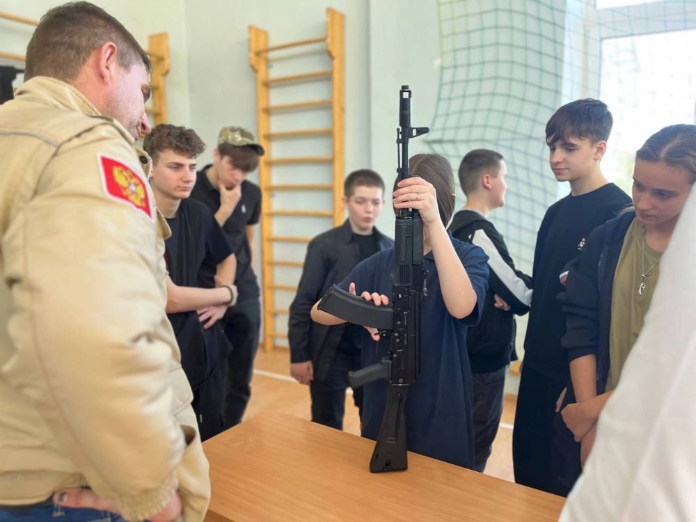 Вперёд к "Зарнице 2.0": готовим патриотов нового поколения! Вперёд к "Зарнице 2.0": готовим патриотов нового поколения!