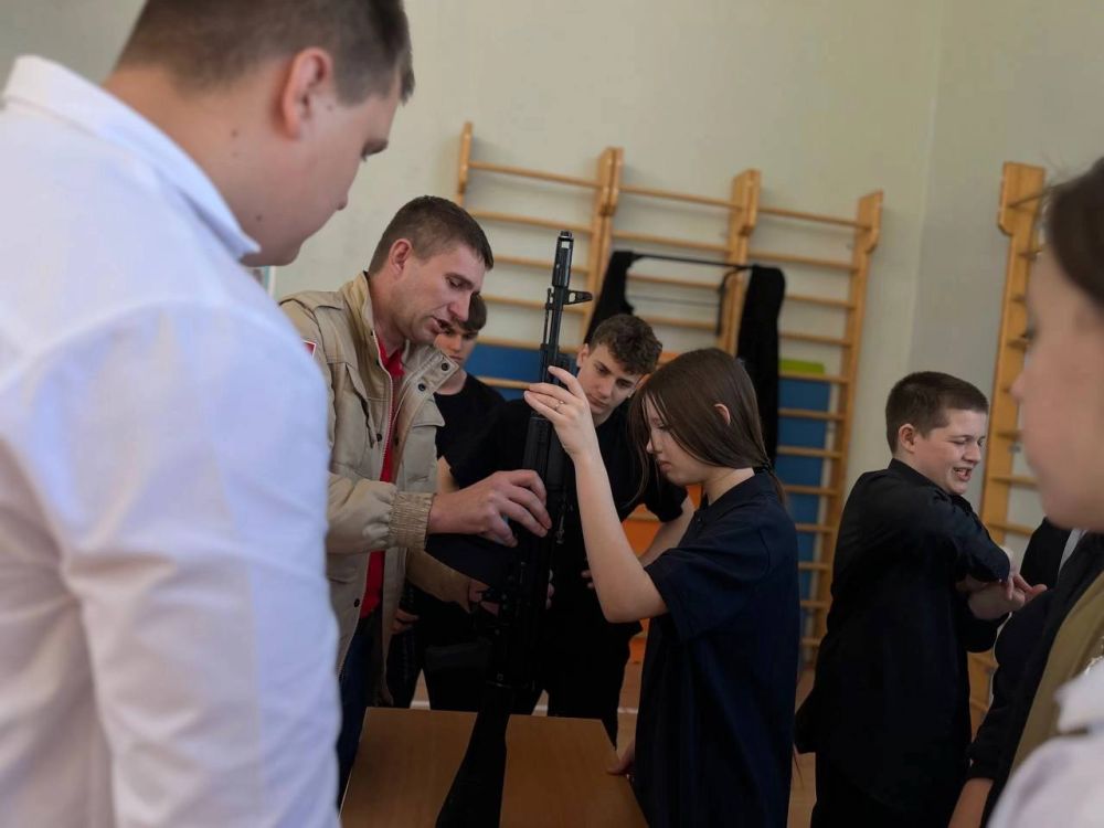 Вперёд к "Зарнице 2.0": готовим патриотов нового поколения! Вперёд к "Зарнице 2.0": готовим патриотов нового поколения!