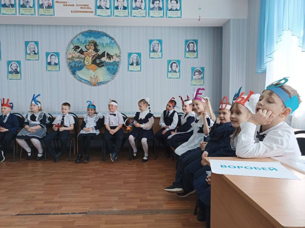 Сегодня, для учеников 1-А класса Тельмановской гимназии прошёл праздник "Прощание с Азбукой и посвящение в читатели школьной библиотеки" Сегодня, для учеников 1-А класса Тельмановской гимназии прошёл праздник "Прощание с Азбукой и посвящение в читатели школьной библиотеки"
