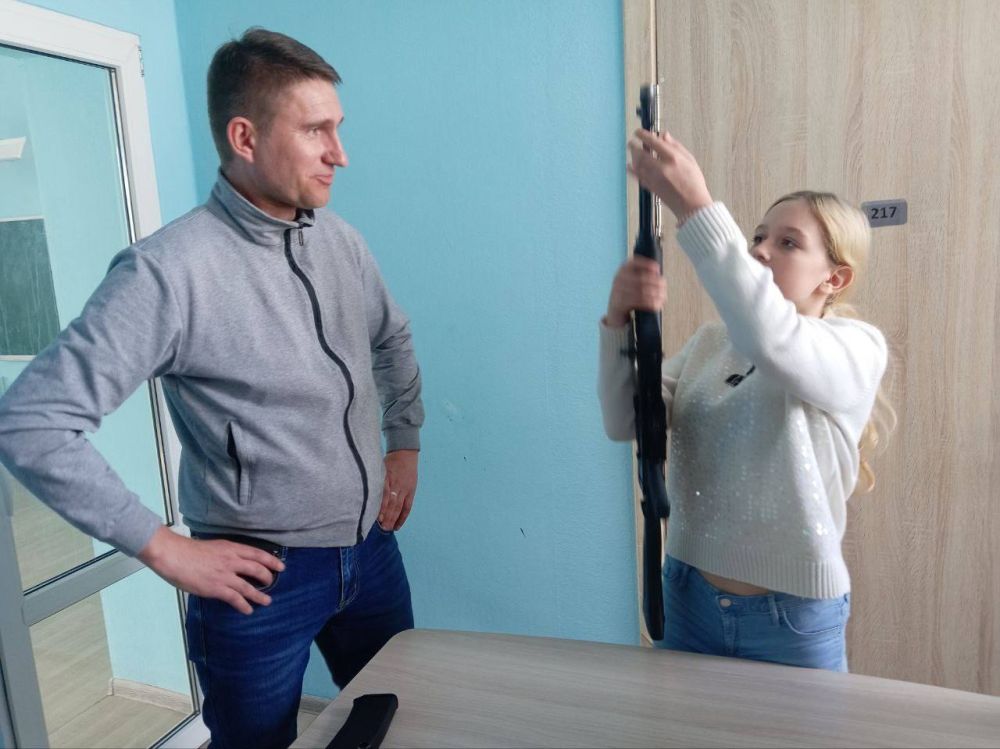 В ГБОУ " Волновахская школа №2 Волновахского м.о." полным ходом идёт подготовка обучающихся к муниципальному этапу Всероссийской военно-патриотической игры "Зарница 2.0" В ГБОУ " Волновахская школа №2 Волновахского м.о." полным ходом идёт подготовка обучающихся к муниципальному этапу Всероссийской военно-патриотической игры "Зарница 2.0"