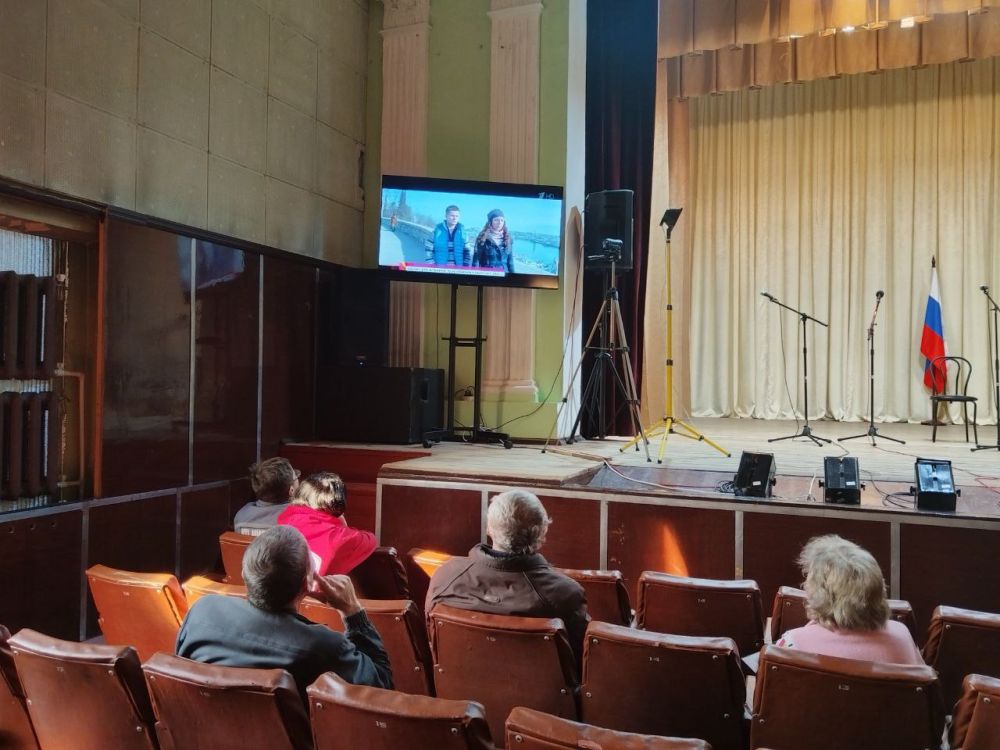 19 марта в МБУ «МИРОНОВСКИЙ ПОСЕЛКОВЫЙ ДК» состоялся кинопоказ фильма "Крым" (2017) 19 марта в МБУ «МИРОНОВСКИЙ ПОСЕЛКОВЫЙ ДК» состоялся кинопоказ фильма "Крым" (2017)