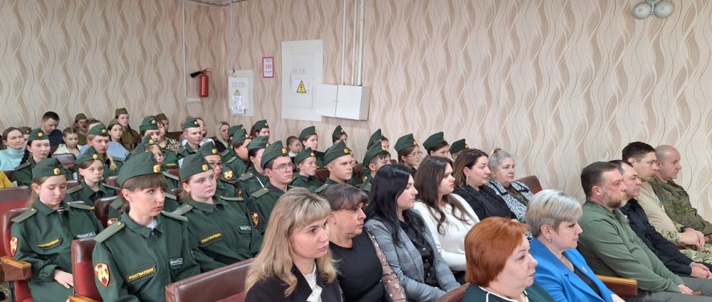 Александр Шатов: В Шахтерске наградили лучших юных кадетов Александр Шатов: В Шахтерске наградили лучших юных кадетов