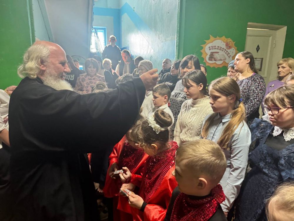 В Снежном открыли Стену Памяти В Снежном открыли Стену Памяти