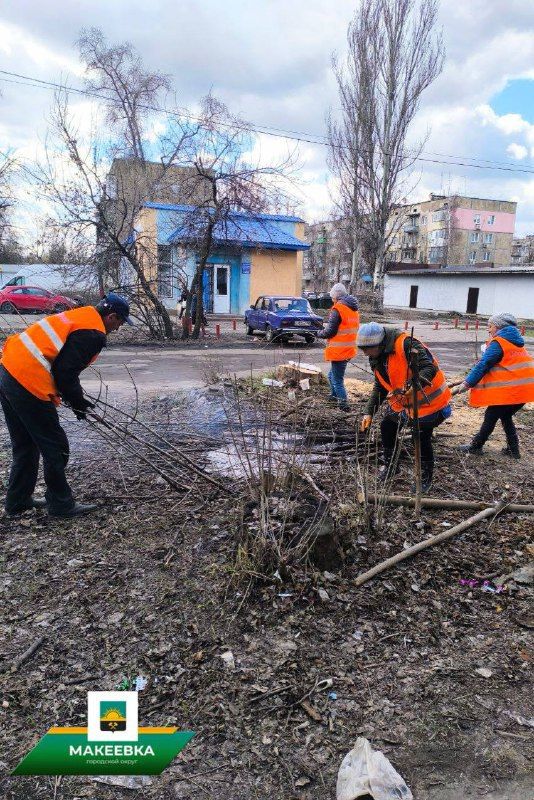 Сотрудниками МУП АГМ «Перспектива» выполнены работы по сбору летучего мусора и очистке урн по ул. Чубаря, Малиновского, Свободы, Ермощенко, Победы, Солидарности и Уборевича, Ленина, Плеханова Сотрудниками МУП АГМ «Перспектива» выполнены работы по сбору летучего мусора и очистке урн по ул. Чубаря, Малиновского, Свободы, Ермощенко, Победы, Солидарности и Уборевича, Ленина, Плеханова