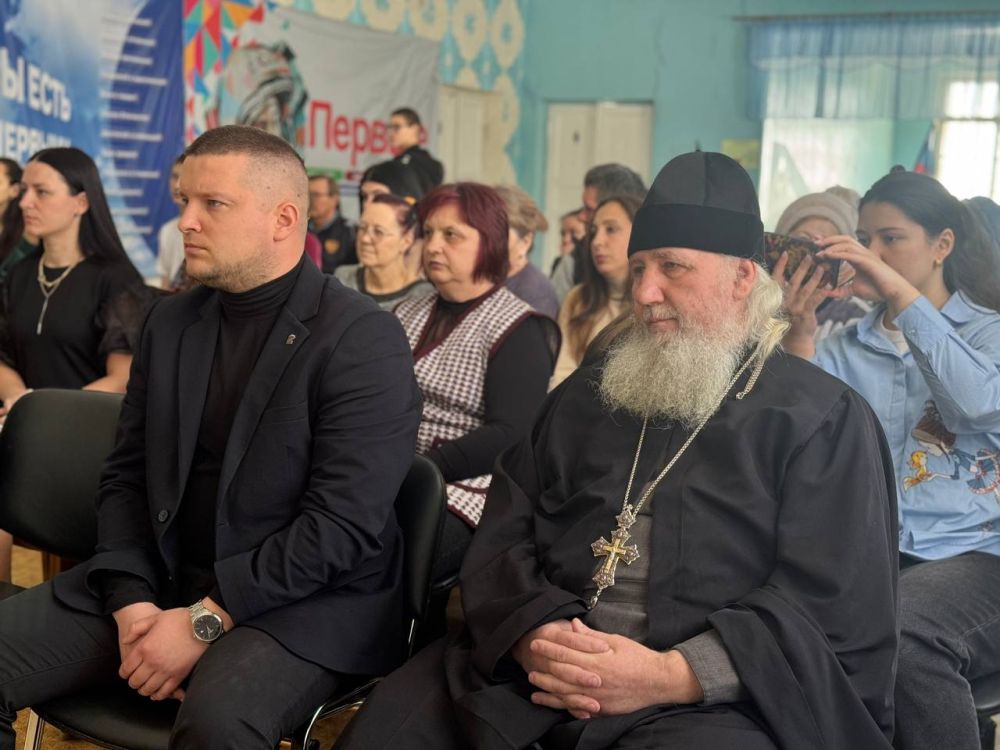 В Снежном открыли Стену Памяти В Снежном открыли Стену Памяти