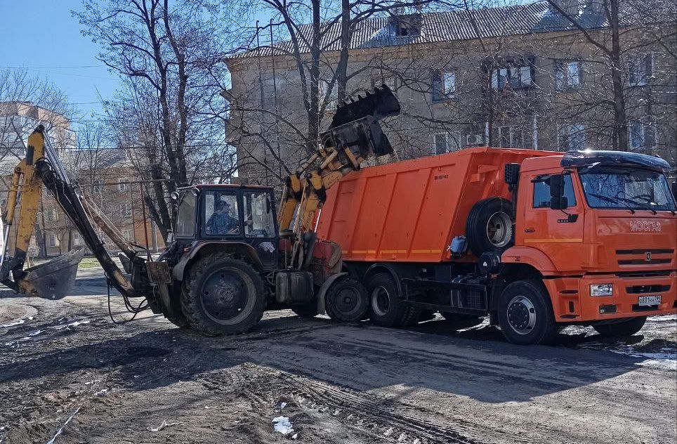 Елена Рязанцева: В рамках проекта Всероссийской политической партии «Единая Россия» «Городская среда», в Пролетарском районе прошла акция "Чистый четверг" Елена Рязанцева: В рамках проекта Всероссийской политической партии «Единая Россия» «Городская среда», в Пролетарском районе прошла акция "Чистый четверг"