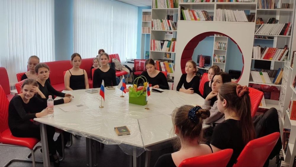 Вечер военной поэзии «Мужество. Честь. Доблесть» в клубе села Бирюки Вечер военной поэзии «Мужество. Честь. Доблесть» в клубе села Бирюки