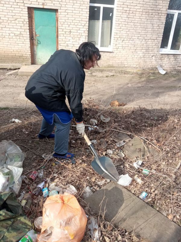 Сергей Желновач: 21.03.2025 в пгт.Луганское в рамках проведения двухмесячника по благоустройству прошел субботник.На заранее распределенные территории для уборки вышли работники организаций и учереждений поселка.Такая... Сергей Желновач: 21.03.2025 в пгт.Луганское в рамках проведения двухмесячника по благоустройству прошел субботник.На заранее распределенные территории для уборки вышли работники организаций и учереждений поселка.Такая...