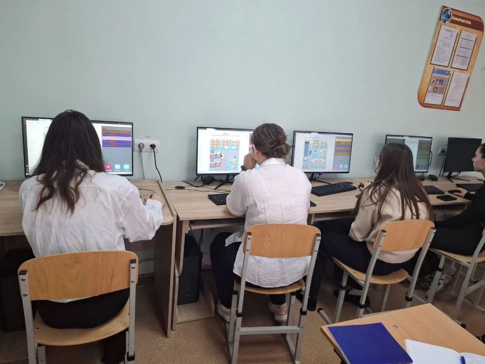 В рамках всероссийского образовательного проекта в сфере цифровой экономики, среди обучающихся 5-11 классов ГБОУ «Мангушская школа №1», прошёл «Урок цифры» по теме: «Технологии современного программирования» В рамках всероссийского образовательного проекта в сфере цифровой экономики, среди обучающихся 5-11 классов ГБОУ «Мангушская школа №1», прошёл «Урок цифры» по теме: «Технологии современного программирования»