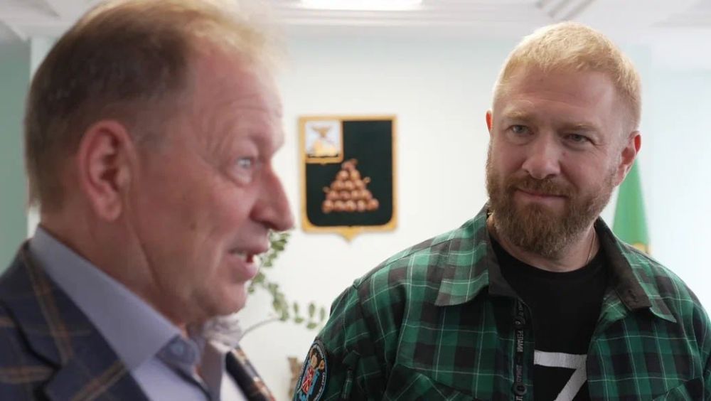 #депутат_Малькевич вместе с коллегами по Законодательному Собранию Санкт-Петербурга доставил гуманитарный груз в зону СВО #депутат_Малькевич вместе с коллегами по Законодательному Собранию Санкт-Петербурга доставил гуманитарный груз в зону СВО
