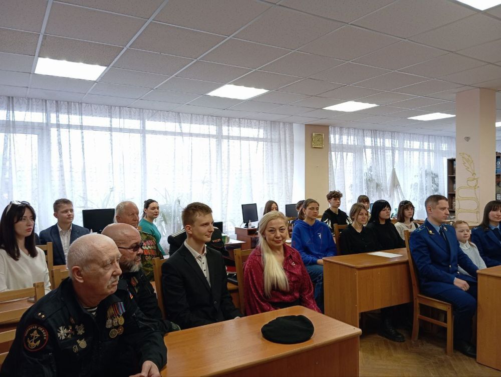 Урок мужества. В Центральной городской библиотеке имени А.И. Куприна состоялся урок мужества «В годы суровых испытаний», по инициативе городской прокуратуры и посвященный 80-летию Победы в Великой Отечественной войне Урок мужества. В Центральной городской библиотеке имени А.И. Куприна состоялся урок мужества «В годы суровых испытаний», по инициативе городской прокуратуры и посвященный 80-летию Победы в Великой Отечественной войне