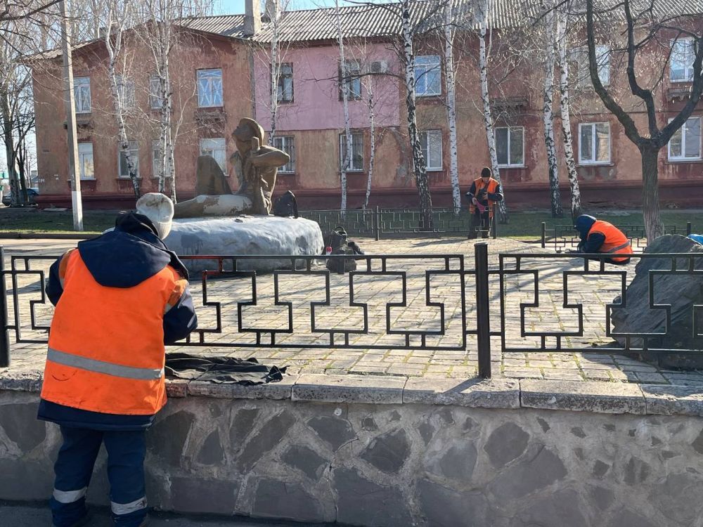 Роман Конев: . МУНИЦИПАЛЬНОЕ УНИТАРНОЕ ПРЕДПРИЯТИЕ «ПРОСТОР» АДМИНИСТРАЦИИ ГОРОДСКОГО ОКРУГА ГОРЛОВКА ДОНЕЦКОЙ НАРОДНОЙ РЕСПУБЛИКИ Сотрудники МУП «ПРОСТОР» ни на минуту не прекращают трудиться на благо жителей и... Роман Конев: . МУНИЦИПАЛЬНОЕ УНИТАРНОЕ ПРЕДПРИЯТИЕ «ПРОСТОР» АДМИНИСТРАЦИИ ГОРОДСКОГО ОКРУГА ГОРЛОВКА ДОНЕЦКОЙ НАРОДНОЙ РЕСПУБЛИКИ Сотрудники МУП «ПРОСТОР» ни на минуту не прекращают трудиться на благо жителей и...