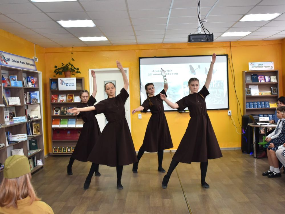 В библиотеке Кировского открыли Неделю детской и юношеской книги В библиотеке Кировского открыли Неделю детской и юношеской книги