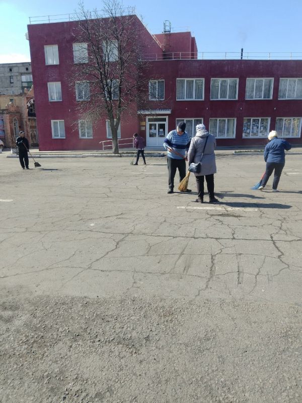 Сергей Желновач: Все на субботник!. 21 марта, в городском округе Дебальцево прошел общегородской субботник Сергей Желновач: Все на субботник!. 21 марта, в городском округе Дебальцево прошел общегородской субботник