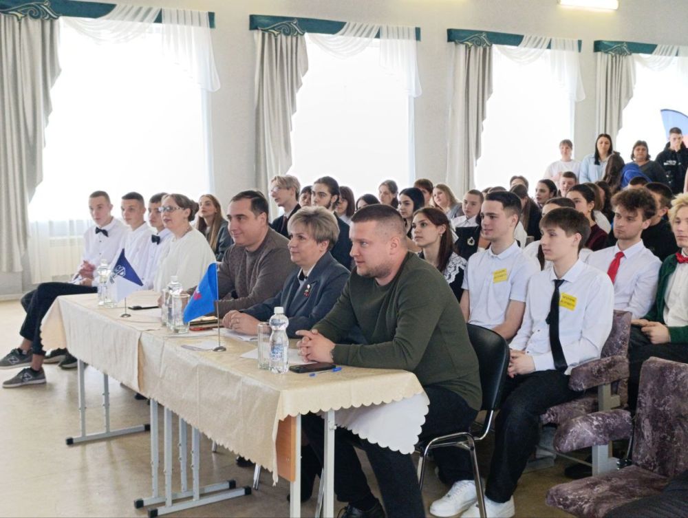 В Снежном прошел муниципальный этап «Лиги Ораторов» В Снежном прошел муниципальный этап «Лиги Ораторов»