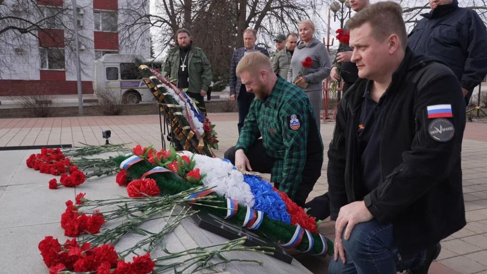 #депутат_Малькевич вместе с коллегами по Законодательному Собранию Санкт-Петербурга доставил гуманитарный груз в зону СВО #депутат_Малькевич вместе с коллегами по Законодательному Собранию Санкт-Петербурга доставил гуманитарный груз в зону СВО