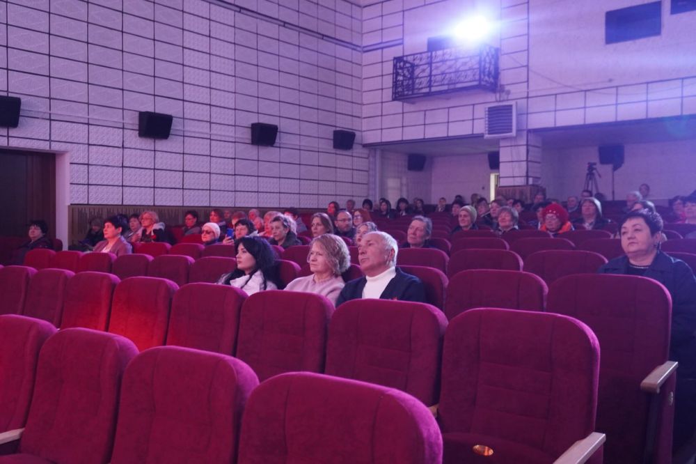 В преддверии Дня работников культуры в Володарском Доме культуры прошел праздничный концерт В преддверии Дня работников культуры в Володарском Доме культуры прошел праздничный концерт