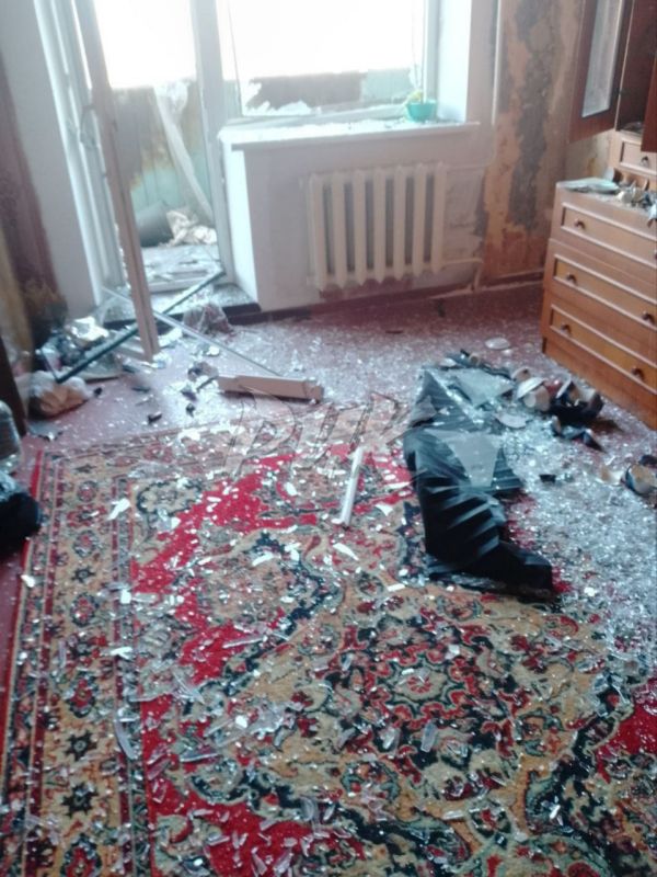 Иван Приходько: Последствия удара БПЛА ВФУ по квартире в жилом массиве «Комсомолец» Иван Приходько: Последствия удара БПЛА ВФУ по квартире в жилом массиве «Комсомолец»