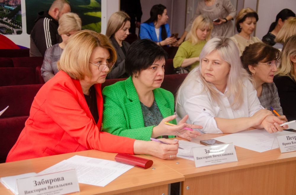 Подведены итоги Республиканского конкурса «Педагог года Донецкой Народной Республики» в номинации «Классный руководитель года» Подведены итоги Республиканского конкурса «Педагог года Донецкой Народной Республики» в номинации «Классный руководитель года»