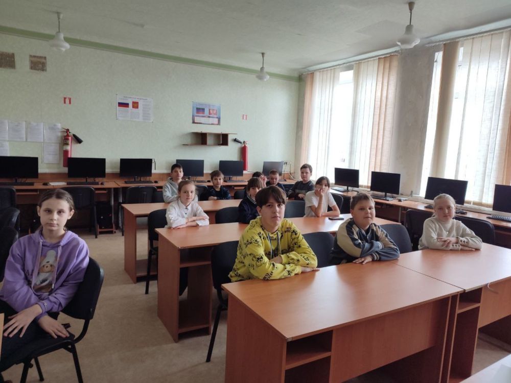 Для школьников Ждановки провели уроки «Опасные незнакомцы в Интернете» Для школьников Ждановки провели уроки «Опасные незнакомцы в Интернете»