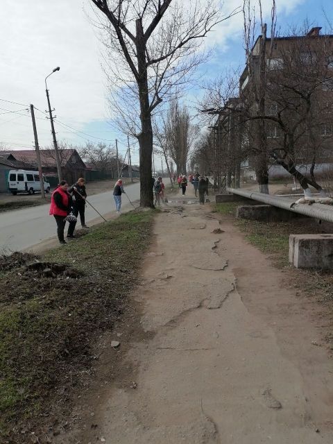 Сотрудники департамента жилищно-коммунального хозяйства и муниципальной собственности и жилищно-коммунальных учреждений на общегородском субботнике Сотрудники департамента жилищно-коммунального хозяйства и муниципальной собственности и жилищно-коммунальных учреждений на общегородском субботнике