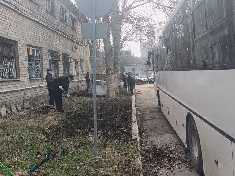 В рамках общереспубликанского месячника по благоустройству и озеленению, объявленного Главой ДНР Денисом Пушилиным, по поручению Министра транспорта ДНР Александра Бондаренко на работы по благоустройству территории автобазы... В рамках общереспубликанского месячника по благоустройству и озеленению, объявленного Главой ДНР Денисом Пушилиным, по поручению Министра транспорта ДНР Александра Бондаренко на работы по благоустройству территории автобазы...