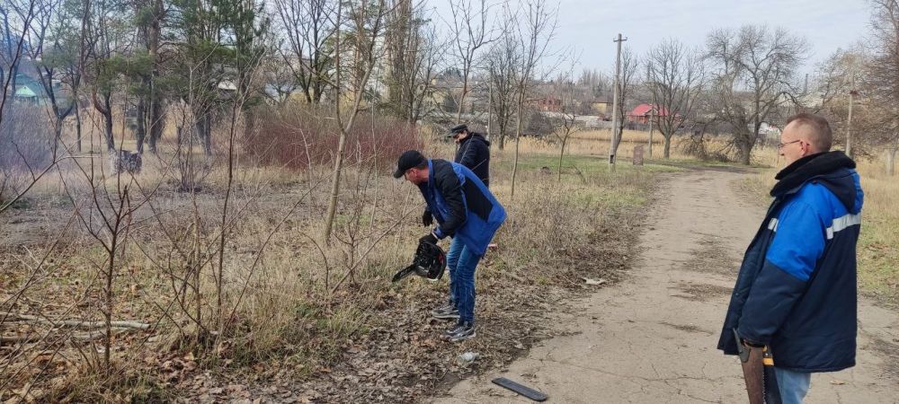 Юрий Будрин: Сегодня, 22 марта 2025 года, заместители руководителя Управы Кировского внутригородского района Администрации городского округа Донецк ДНР Роман Гладких и Александр Дёмин, организовали и провели субботник! Юрий Будрин: Сегодня, 22 марта 2025 года, заместители руководителя Управы Кировского внутригородского района Администрации городского округа Донецк ДНР Роман Гладких и Александр Дёмин, организовали и провели субботник!