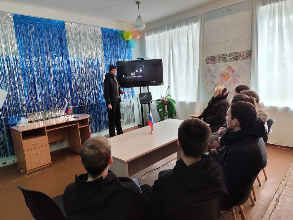 22.03.2025г. МБУ "Октябрьский СДК" провёл час памяти к годовщине ужасной трагедии, теракта в Крокус Сити Холл. Участники почтили память всех погибших минутой молчания 22.03.2025г. МБУ "Октябрьский СДК" провёл час памяти к годовщине ужасной трагедии, теракта в Крокус Сити Холл. Участники почтили память всех погибших минутой молчания