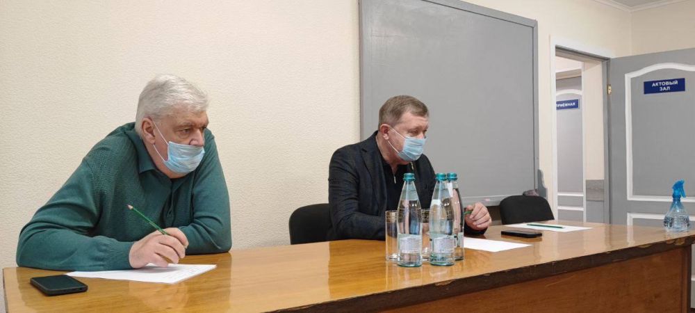 Сергей Скиданов: Сегодня провёл оперативное совещание с руководящим инженерно-техническим составом ДРСУ, на котором поставлены плановые задачи на предстоящий весенне-летний период Сергей Скиданов: Сегодня провёл оперативное совещание с руководящим инженерно-техническим составом ДРСУ, на котором поставлены плановые задачи на предстоящий весенне-летний период