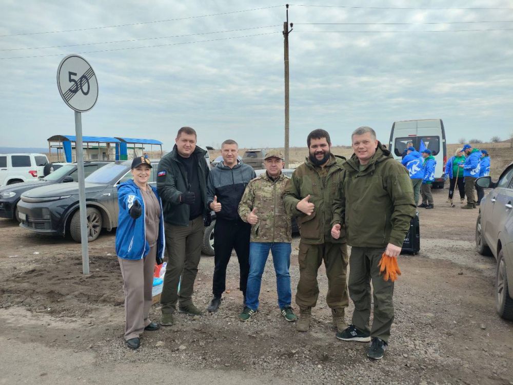 Депутаты Народного Совета ДНР, местных советов и представители молодежных организаций навели порядок на территории Донецкой Народной Республики Депутаты Народного Совета ДНР, местных советов и представители молодежных организаций навели порядок на территории Донецкой Народной Республики