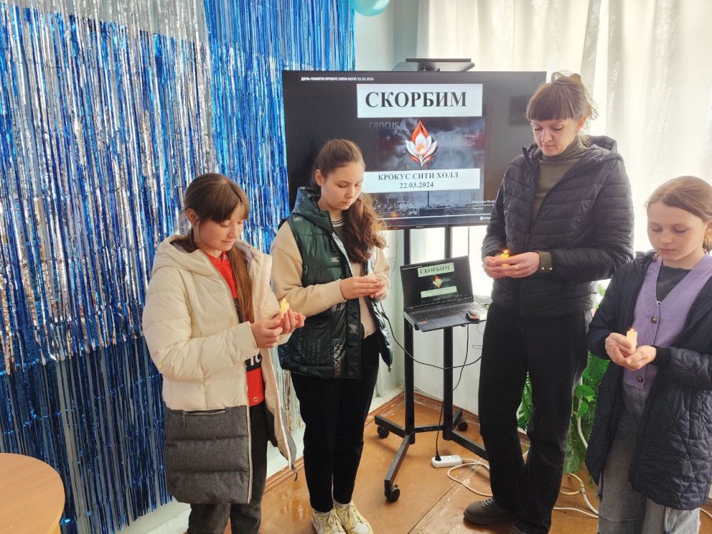 22.03.2025г. МБУ "Октябрьский СДК" провёл час памяти к годовщине ужасной трагедии, теракта в Крокус Сити Холл. Участники почтили память всех погибших минутой молчания 22.03.2025г. МБУ "Октябрьский СДК" провёл час памяти к годовщине ужасной трагедии, теракта в Крокус Сити Холл. Участники почтили память всех погибших минутой молчания
