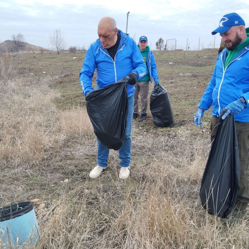 Валентина Харлашка: Депутаты Макеевского городского совета поддержали инициативу Главы ДНР Дениса Владимировича Пушилина по проведению субботников на территории автомобильных пунктов пропуска Валентина Харлашка: Депутаты Макеевского городского совета поддержали инициативу Главы ДНР Дениса Владимировича Пушилина по проведению субботников на территории автомобильных пунктов пропуска