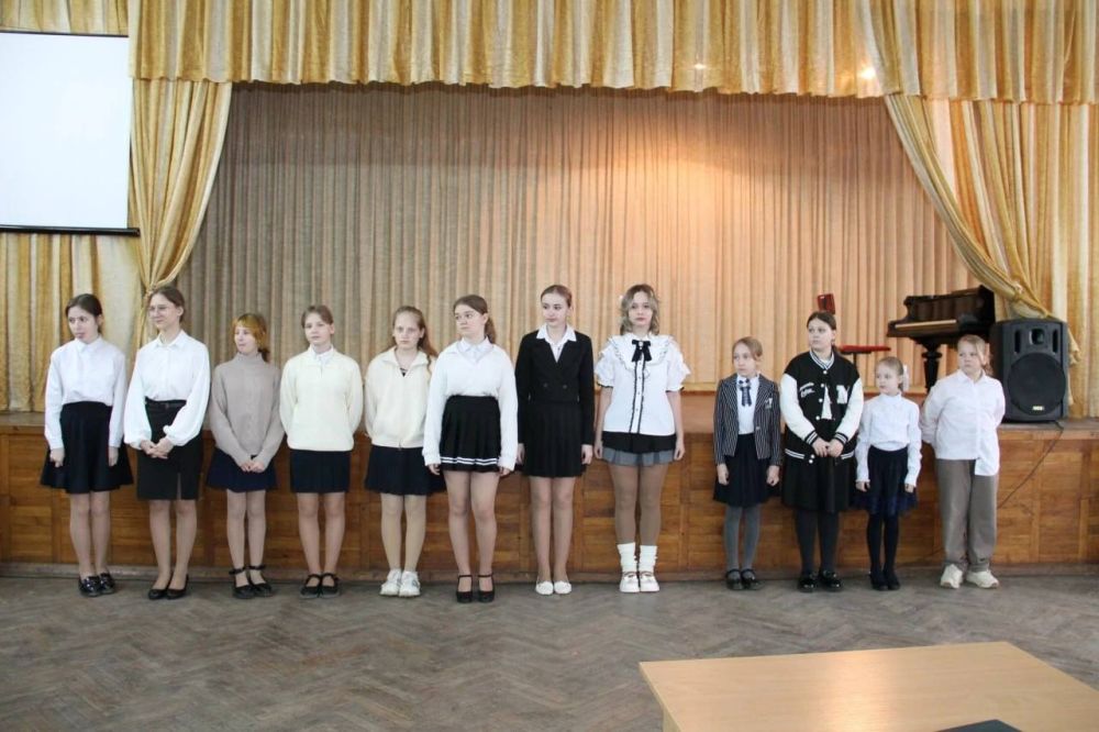 Вчера, 21 марта, в МБУДО «Зугрэсская детская школа искусств» прошёл школьный конкурс скрипачей «Музыкальный калейдоскоп» Вчера, 21 марта, в МБУДО «Зугрэсская детская школа искусств» прошёл школьный конкурс скрипачей «Музыкальный калейдоскоп»