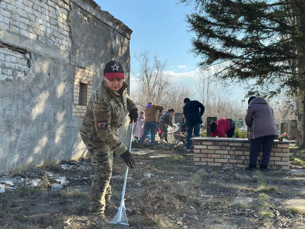 Субботник в Иловайске. Сегодня, 22 марта, в городском округе Иловайск состоялся городской субботник в рамках двухмесячника по благоустройству и наведению санитарного порядка на территории городского округа Иловайск Субботник в Иловайске. Сегодня, 22 марта, в городском округе Иловайск состоялся городской субботник в рамках двухмесячника по благоустройству и наведению санитарного порядка на территории городского округа Иловайск