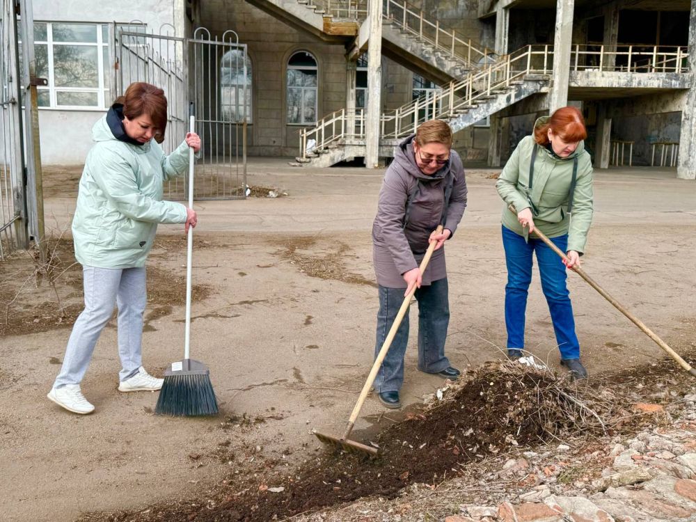 Весна — пора красоты, цветения и субботников! Весна — пора красоты, цветения и субботников!