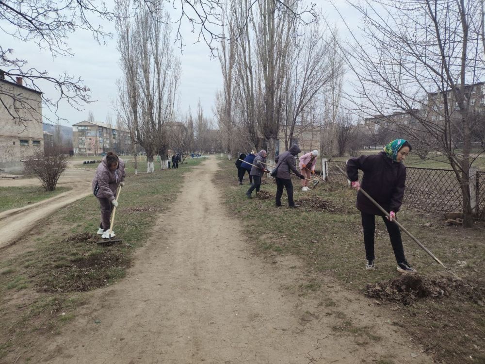 Общеобразовательные учреждения городского округа Енакиево приняли участие в субботнике Общеобразовательные учреждения городского округа Енакиево приняли участие в субботнике