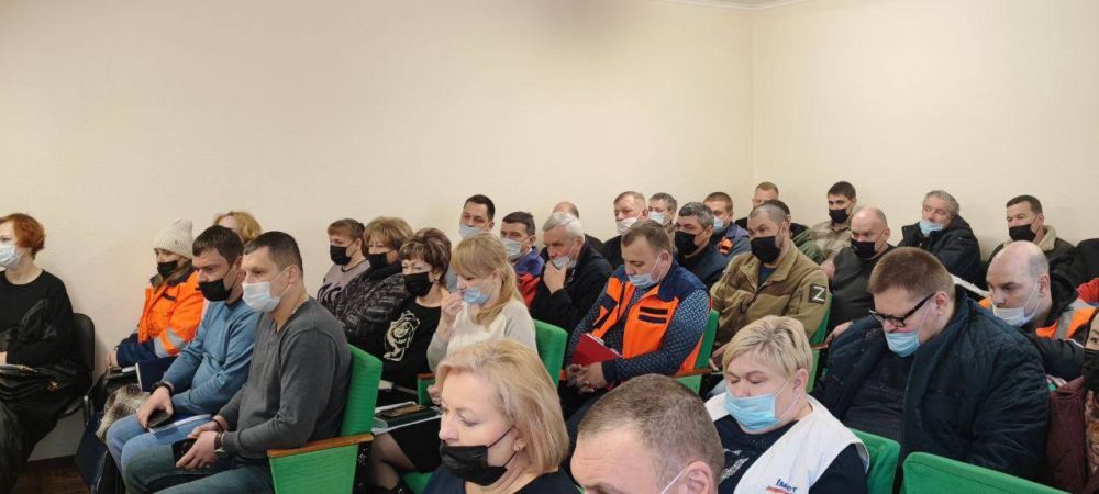 Сергей Скиданов: Сегодня провёл оперативное совещание с руководящим инженерно-техническим составом ДРСУ, на котором поставлены плановые задачи на предстоящий весенне-летний период Сергей Скиданов: Сегодня провёл оперативное совещание с руководящим инженерно-техническим составом ДРСУ, на котором поставлены плановые задачи на предстоящий весенне-летний период