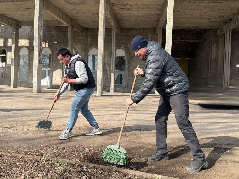 Весна — пора красоты, цветения и субботников! Весна — пора красоты, цветения и субботников!