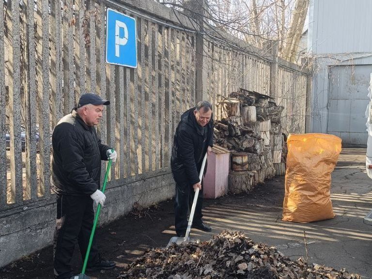 В рамках общереспубликанского месячника по благоустройству и озеленению, объявленного Главой ДНР Денисом Пушилиным, по поручению Министра транспорта ДНР Александра Бондаренко на работы по благоустройству территории автобазы... В рамках общереспубликанского месячника по благоустройству и озеленению, объявленного Главой ДНР Денисом Пушилиным, по поручению Министра транспорта ДНР Александра Бондаренко на работы по благоустройству территории автобазы...