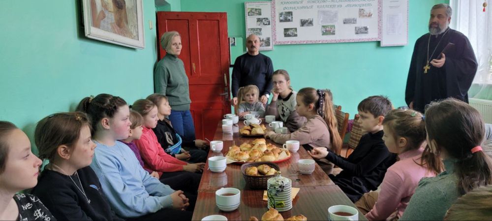 22 марта в МБУ "Златоустовский ЦНТ" прошла встреча с Настоятелем храма Иоанна Златоуста, Отцом Сергием 22 марта в МБУ "Златоустовский ЦНТ" прошла встреча с Настоятелем храма Иоанна Златоуста, Отцом Сергием