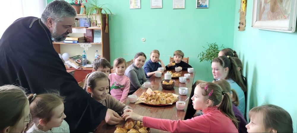 22 марта в МБУ "Златоустовский ЦНТ" прошла встреча с Настоятелем храма Иоанна Златоуста, Отцом Сергием 22 марта в МБУ "Златоустовский ЦНТ" прошла встреча с Настоятелем храма Иоанна Златоуста, Отцом Сергием