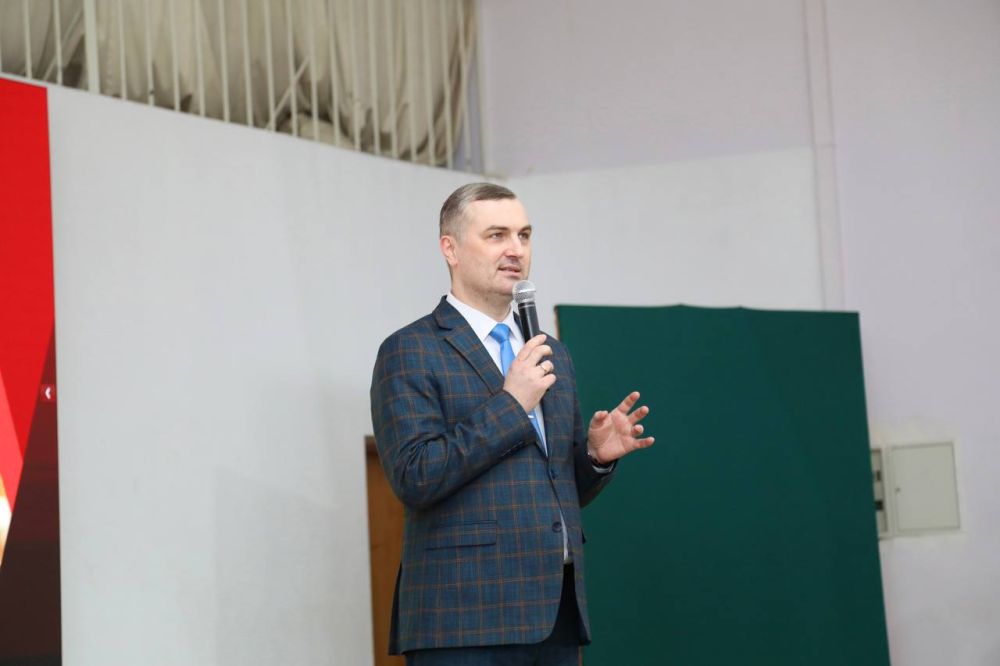 Начальник ГУФСИН России по ДНР вручил дипломы выпускникам Донбасского государственного университета юстиции Начальник ГУФСИН России по ДНР вручил дипломы выпускникам Донбасского государственного университета юстиции