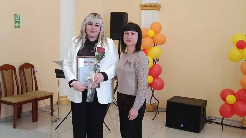 Сегодня, 24 марта Харцызский городской Дворец культуры распахнул свои двери для торжественного мероприятия «Имею честь тебе служить, Культура», посвященного Дню работников культуры Сегодня, 24 марта Харцызский городской Дворец культуры распахнул свои двери для торжественного мероприятия «Имею честь тебе служить, Культура», посвященного Дню работников культуры