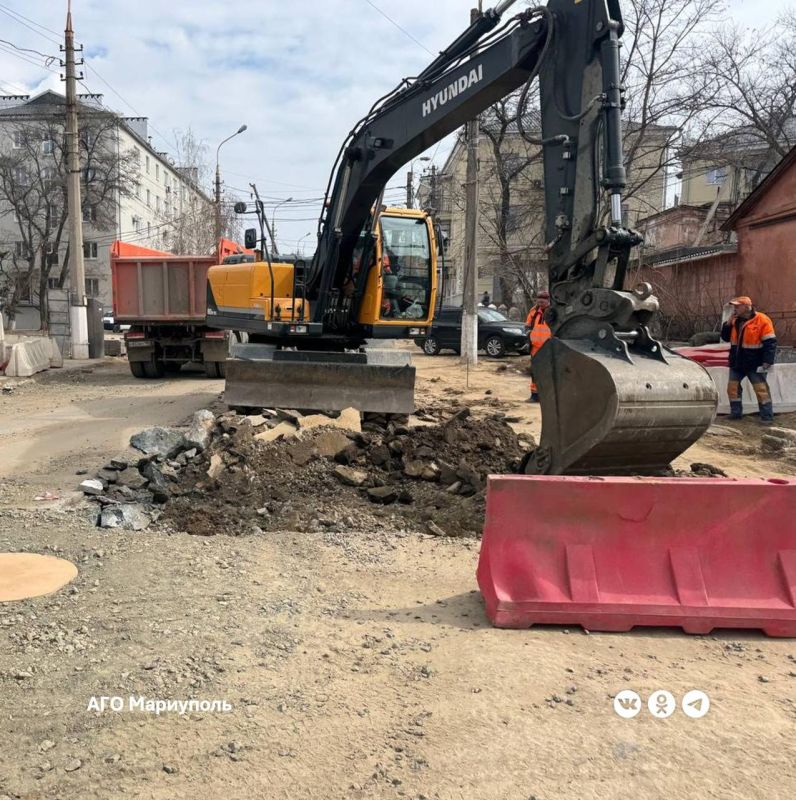 В двух районах Мариуполя ООО «БКД-Строй» ведёт активные дорожные работы В двух районах Мариуполя ООО «БКД-Строй» ведёт активные дорожные работы