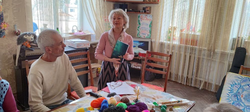«ЦВЕТ. ЭМОЦИИ. ЗДОРОВЬЕ». В воскресенье, 23 марта 2025 года, в клубе здоровья и красоты «Гармония» МБУ «ДК им. В. Маяковского г.о. Торез» состоялся мастер – класс по цветотерапии «Цвет. Эмоции. Здоровье» «ЦВЕТ. ЭМОЦИИ. ЗДОРОВЬЕ». В воскресенье, 23 марта 2025 года, в клубе здоровья и красоты «Гармония» МБУ «ДК им. В. Маяковского г.о. Торез» состоялся мастер – класс по цветотерапии «Цвет. Эмоции. Здоровье»