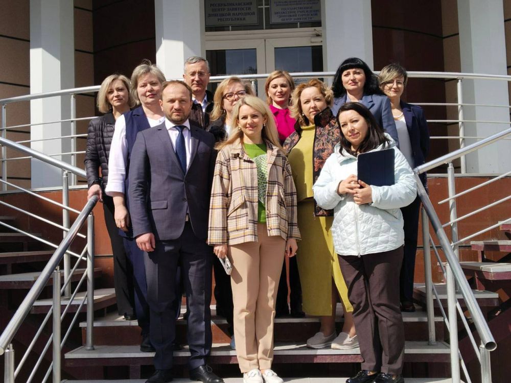 Делегация из Липецкой области посетила Республиканский центр занятости Донецкой Народной Республики Делегация из Липецкой области посетила Республиканский центр занятости Донецкой Народной Республики