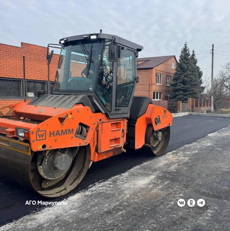 В двух районах Мариуполя ООО «БКД-Строй» ведёт активные дорожные работы В двух районах Мариуполя ООО «БКД-Строй» ведёт активные дорожные работы